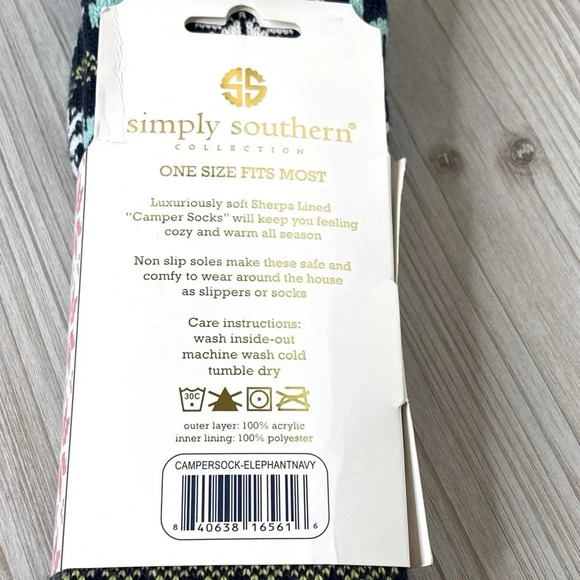 CAMPER SOCKS - SIMPLY SOUTHERN- FLANNEL RED - Picture 2 of 4